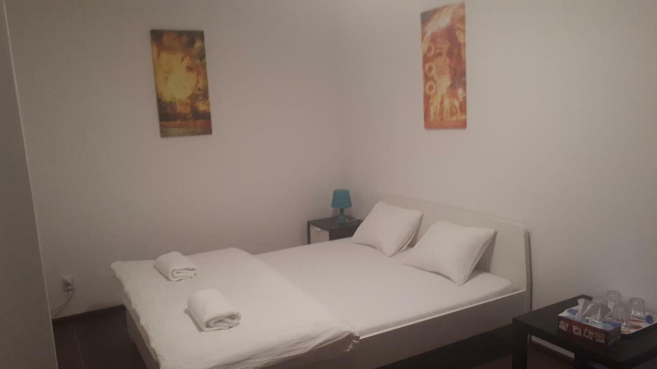 Apartman - Sukromie V Meste Bratislava Exteriör bild